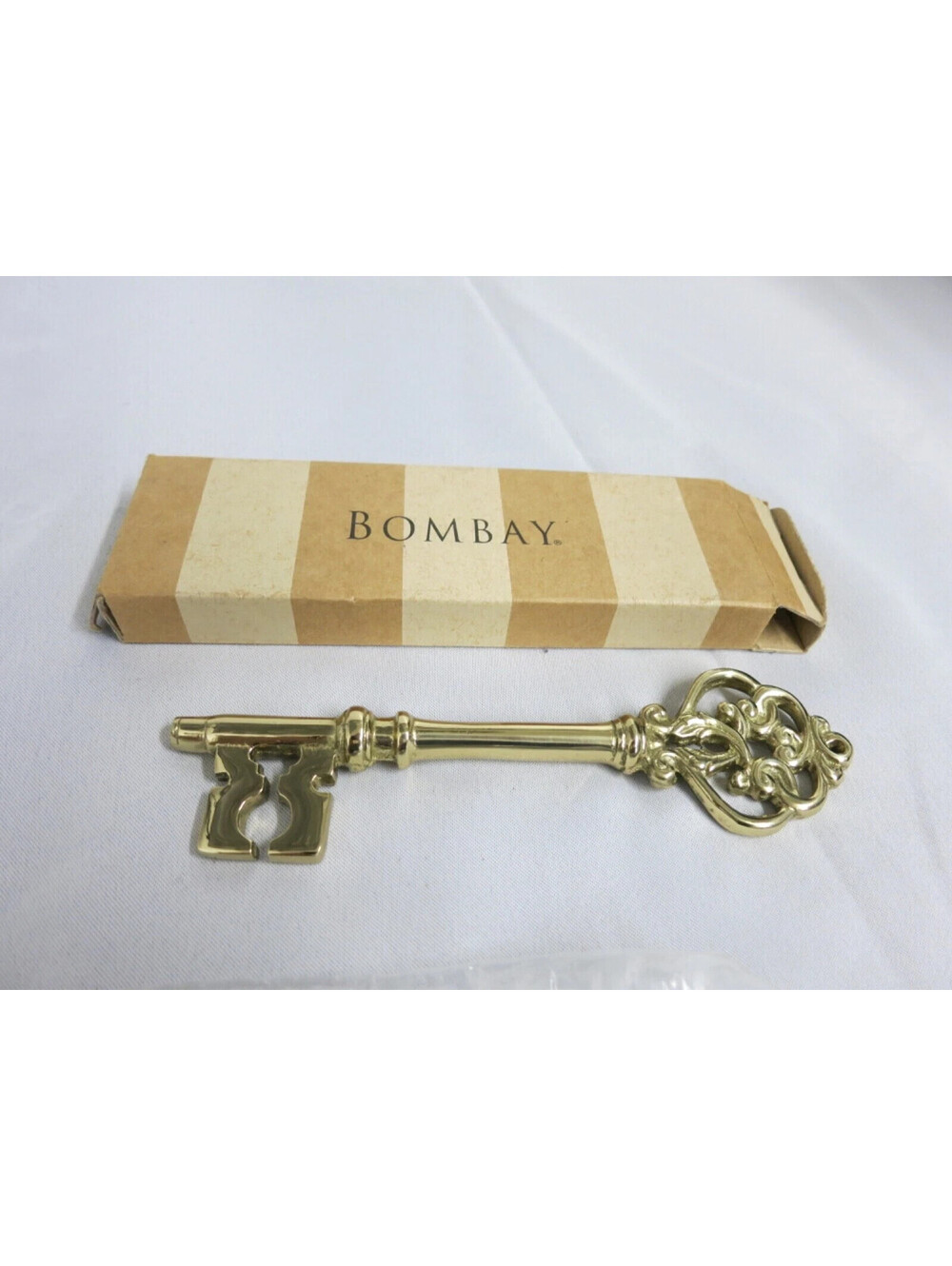 Bombay Gold Skeleton Key Paperweight Brand New!